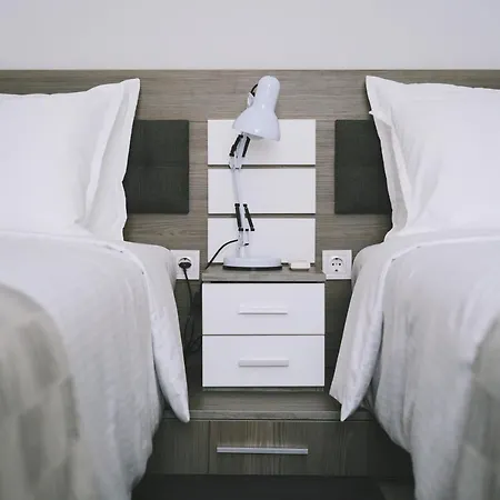 Centre - Two Bedroom Apartment *