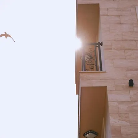 Centre - Two Bedroom Appartamento