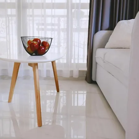 Centre - Two Bedroom Apartament Warna