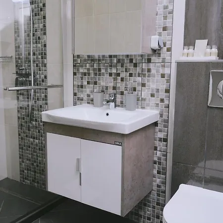 Centre - Two Bedroom Warna